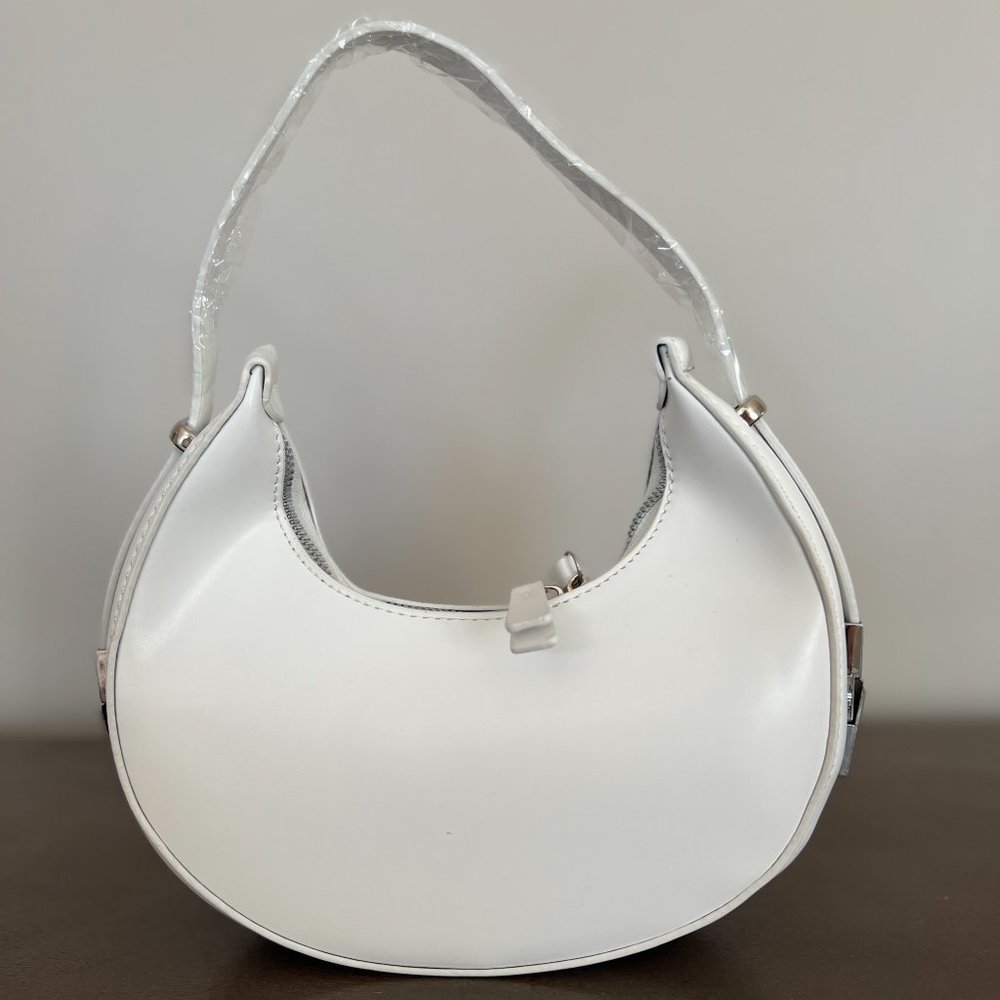 🌸3/$15🌸 White Baguette Bag - Picture 4 of 9